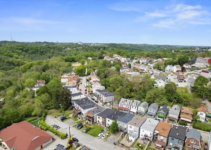Great Two Bedroom W Off Street Parking To Explore The Close To Downtown Airport Ballparks * Pittsburgh