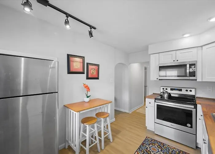 Great Two Bedroom W Off Street Parking To Explore The Close To Downtown Airport Ballparks